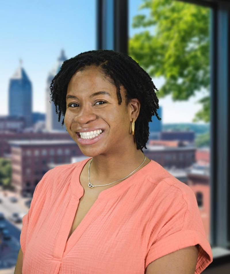 Lauren Woodley headshot